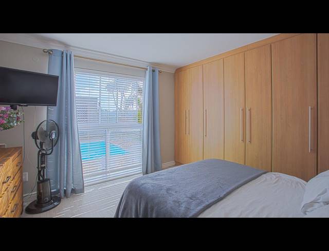 4 BEDROOM FREESTANDING TO LET IN MELKBOSSTRAND CENTRAL